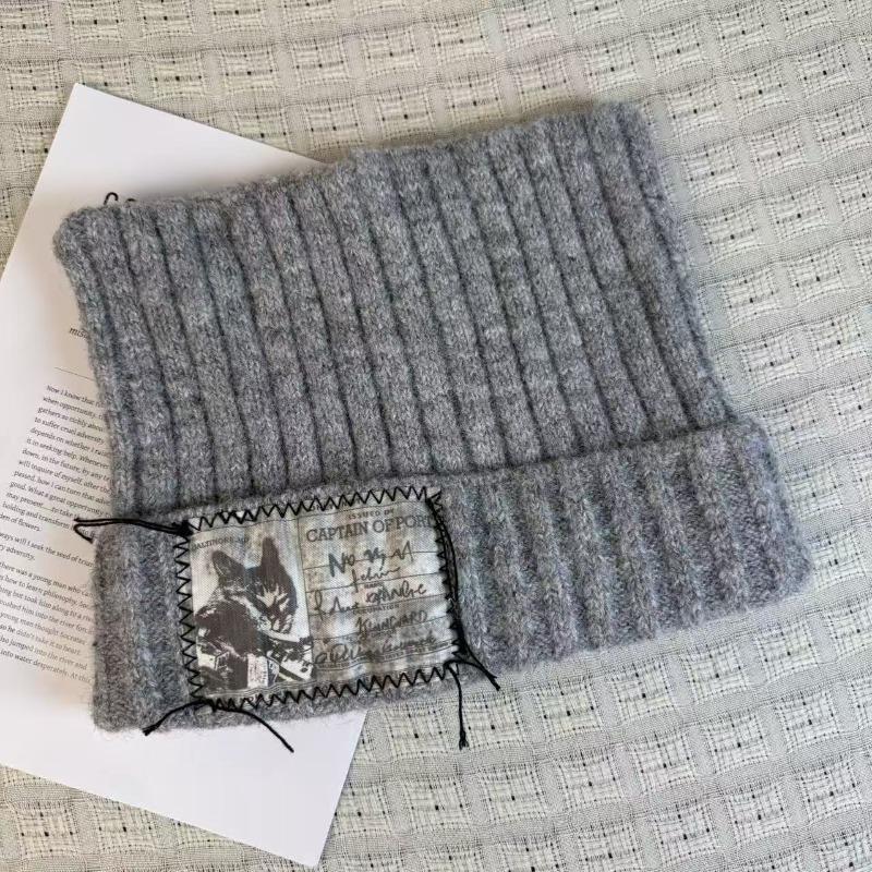 Sweet cat ears, hand-sewn label, solid color knitted hat, autumn and winter fashion versatile warm hat, showing the face, small headhat