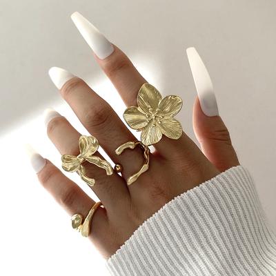 Modisches Übertriebenes Blumenlegierungsring-Set für Damen