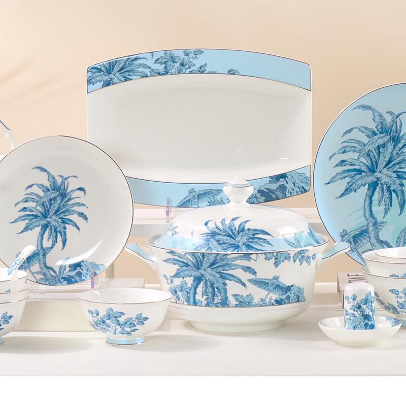 Изысканный набор столовой посуды из костяного фарфора на 62 предмета