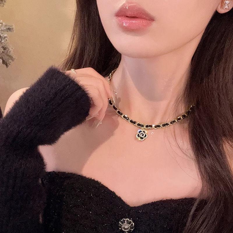 

Легкое роскошное женское ожерелье высокого класса с взрывной вспышкой воды и бриллиантами, ожерелье высокой красоты, дизайн, цепочка на ключицу, темперамент, универсальный