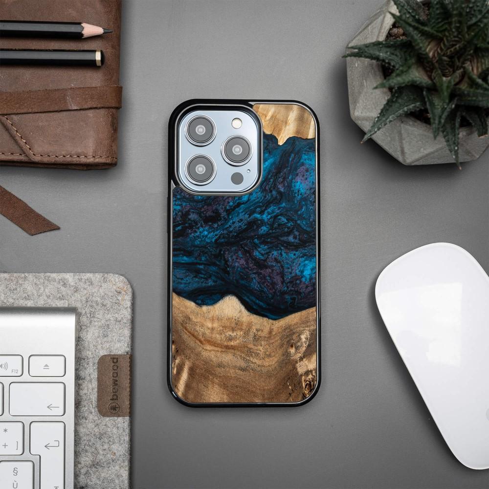 Bewood Unique case for iPhone 15 Pro - Planets - Neptun