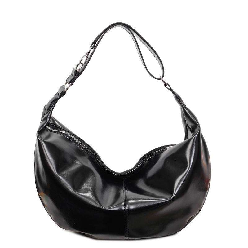 Large-capacity Dumpling-shaped Fashionable Shoulder Bag for Casual Commuting and Underarm Carrying