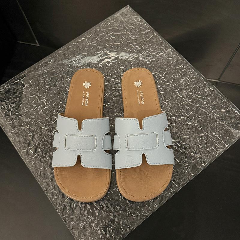 Versatile summer white outer slippers girl 2025 new niche fashion woven beach one-word drag fairy sandals