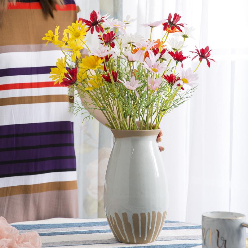 Modern Minimalist Ceramic Vase for Creative Floral Displays