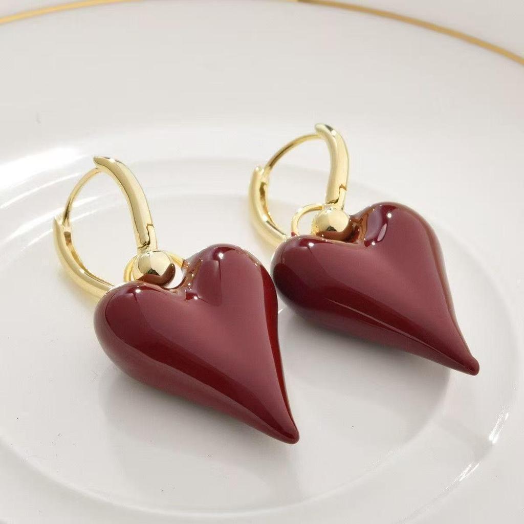 Autumn/Winter Stylish Red Heart-Shaped Stud Earrings - Elegant & Versatile