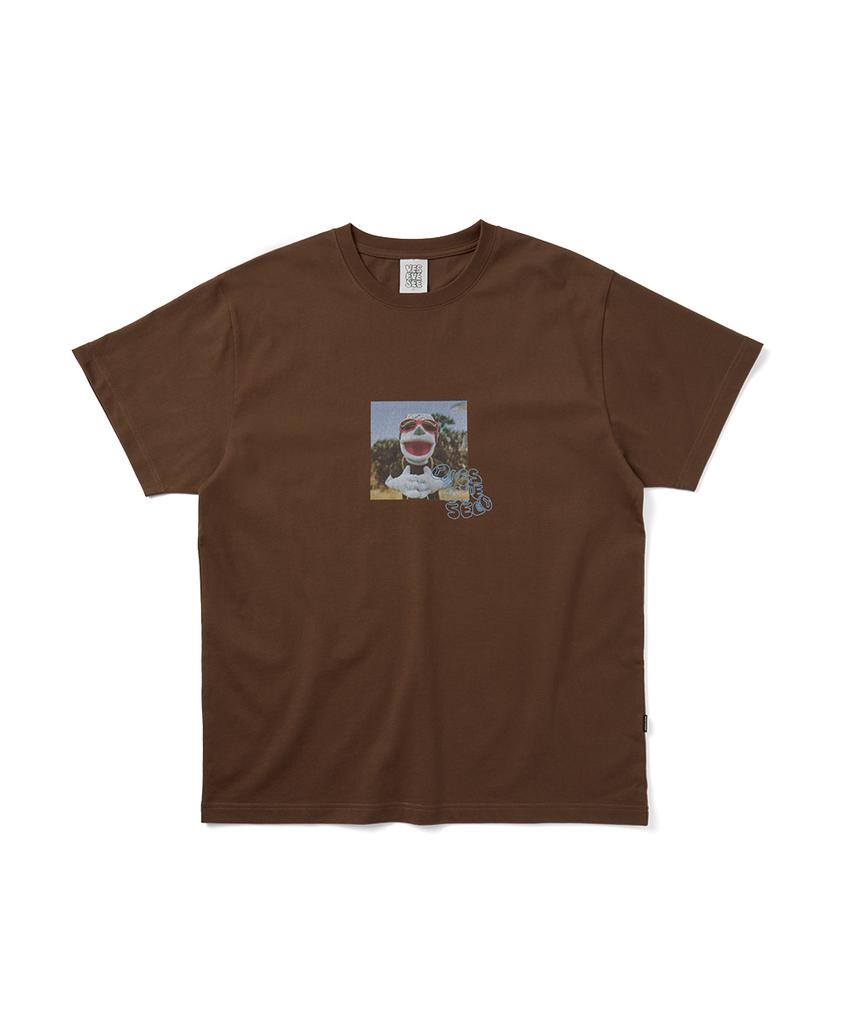 YESEYESEE Face Oka Puppet Tee Brown