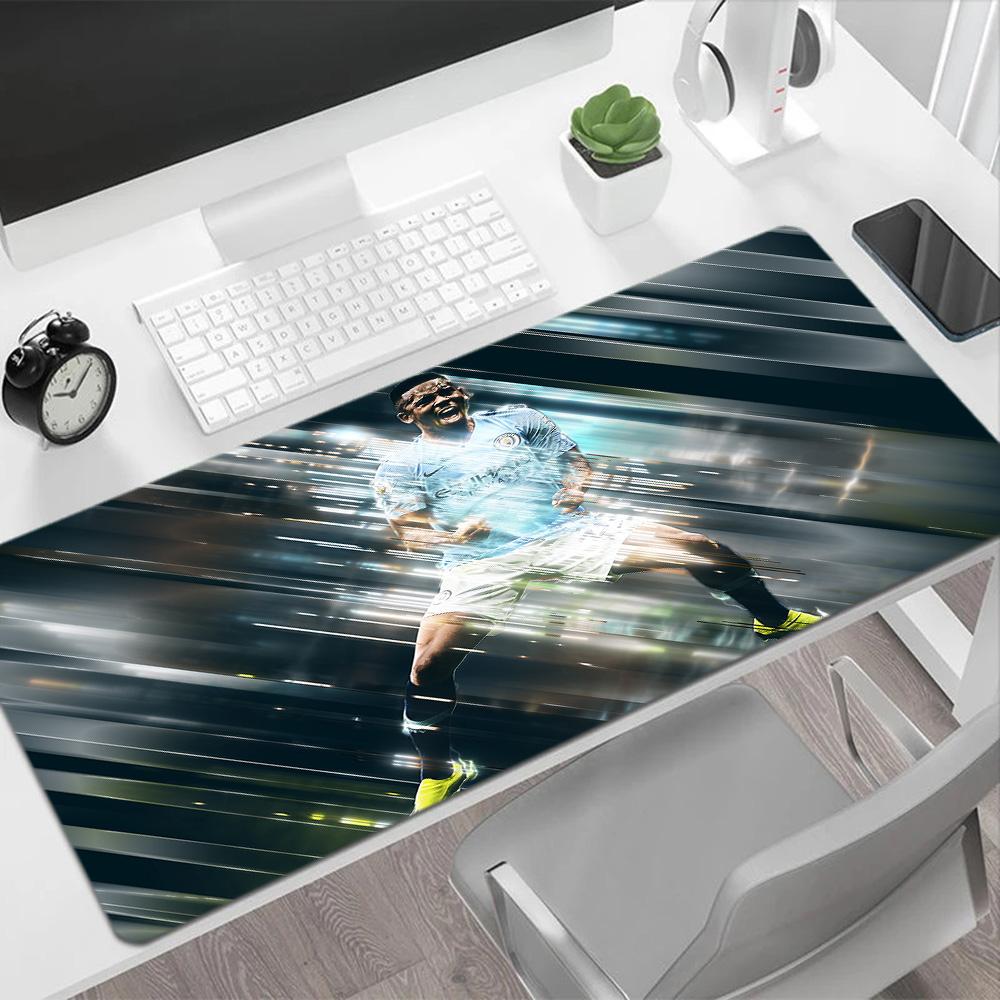 Football Player Action Gaming Mouse Pad Gaming Laptop Mouse Pad Office Mouse Mats Non-Slip Rubber Bottom Office Desk Accessory