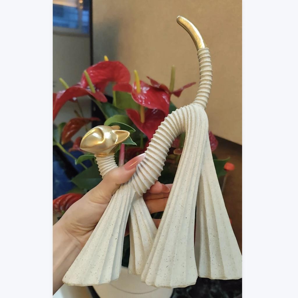 Luxury Lazy Cat Figurine, Resin Cute Cat Statue Decorative Ornament for Desk & TV Cabinet Home Decor