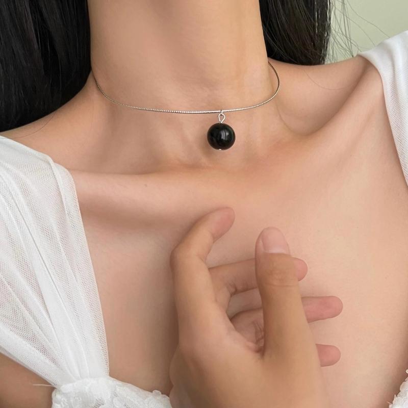 Fashion Acrylic Ball Pendant Metal Necklace for Women Hot Girls Harajuku Niche Necklace Sweet Cool Y2k Jewelry 2023