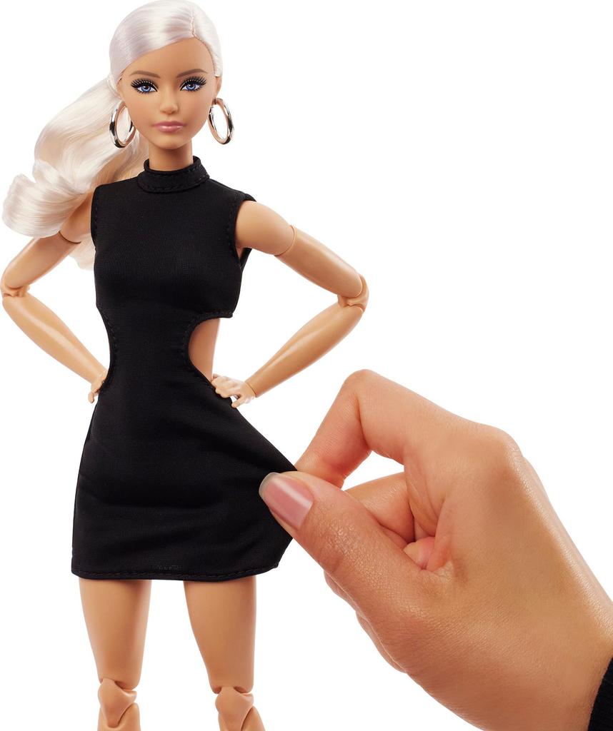 Barbie Basic Platinová Blondýna Signature ČERNÉ Šaty Panenka do Domečku pro Panenky Barbie Věk 6 a více JBH71