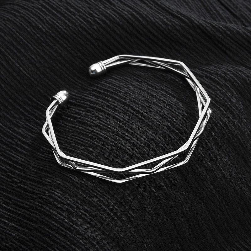 Armbånd i koreansk stil med geometriske former: Fem lag med trelags åpent design