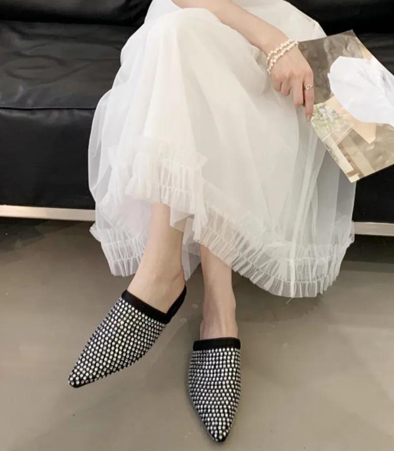 Fashion High Quality Bling Rhinestone Women Mules Slippers Pointed Toe Crystal Flat Sandal Fashion Hollow Non-slip Designer Brand Sandal
