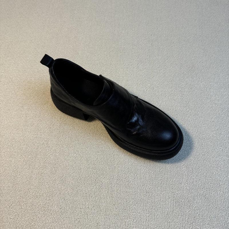 

Туфли-лоферы женские осенние новые, простые в стиле ретро, с круглым носком, маленькие кожаные туфли на платформе с глубоким вырезом на липучке для通勤 40 чёрный