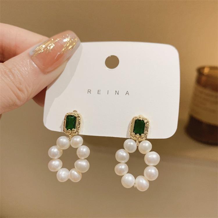 South Korea Dongdaemun Silver Needle Temperament Hollow Circle Earrings Women s New Simple Versatile Pearl Stud Earrings