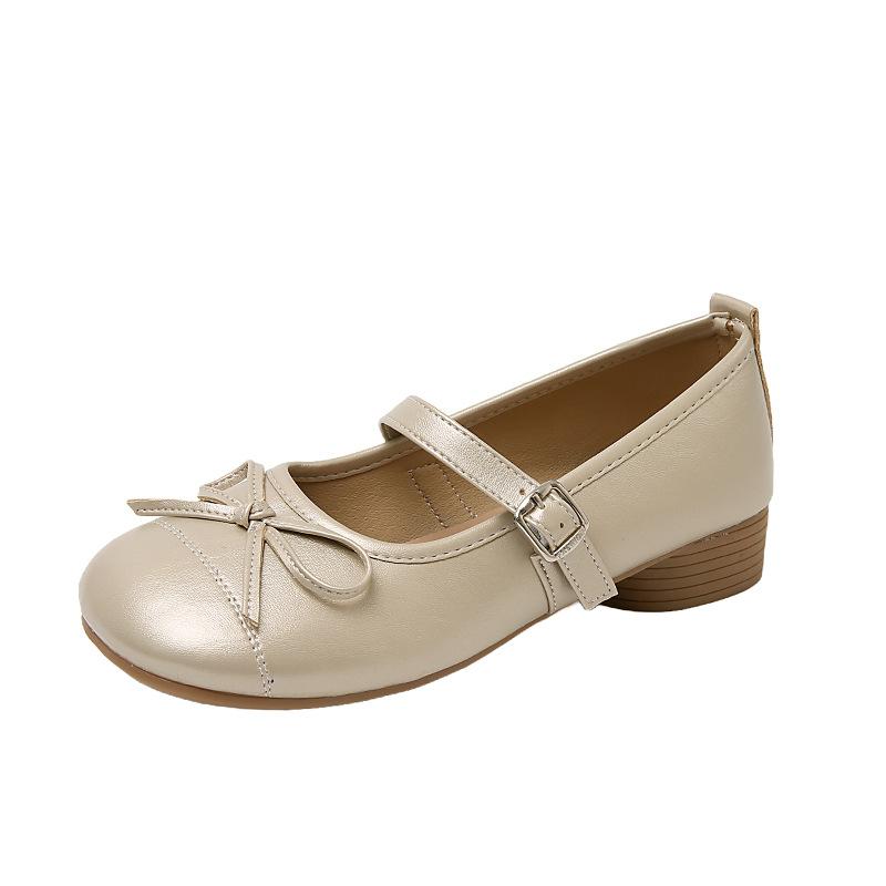 

White round head retro versatile light mouth thick heel single shoes women s 2025 new summer skirt French Mary Jane shoes 40 шампанского