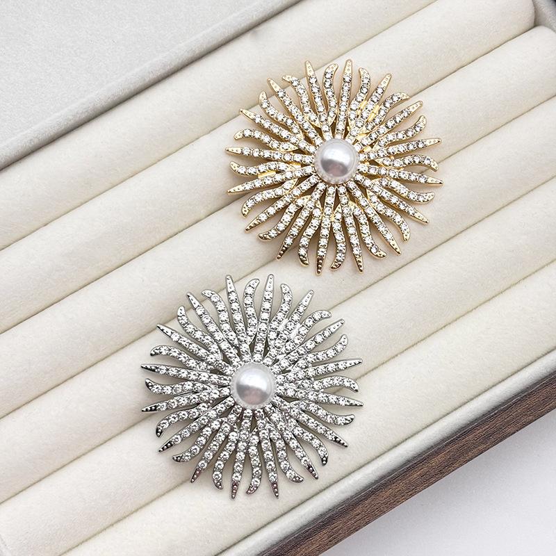 Fashion Metal Sun Flower Pearl Brooches For Women Clothing Coat Jewelry Accessries Gifts