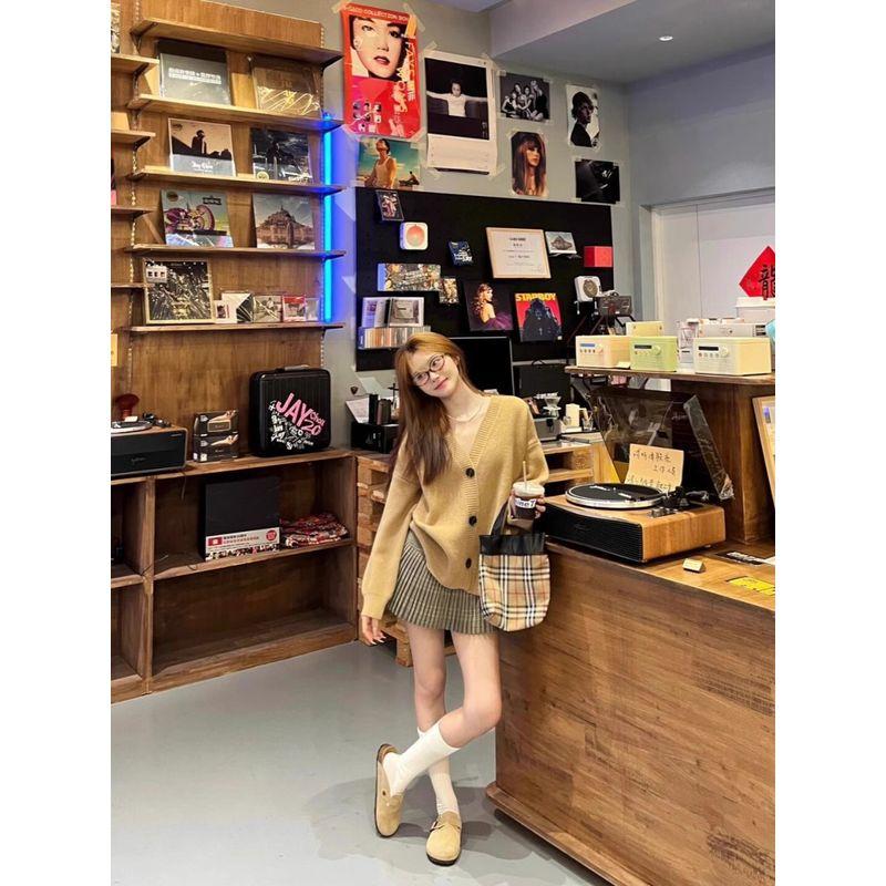 

Свитер-пальто с V-образным вырезом, мягкий, клейкий, с фантазийной вязкой, кардиган Khaki S [Suggested 37.50 kg-45.00 kg]]