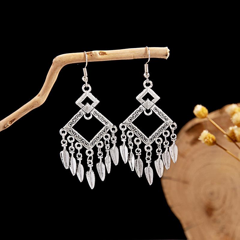 Vintage European & American Style Hollow Fashion Pendant Earrings for Women