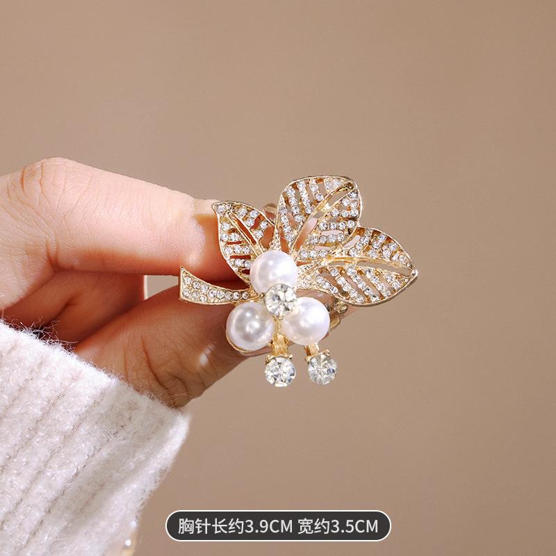 Pearl Leaf Brooch Fashion Exquisite Leaf Brooch Premium Sense Anti-light Pin Clothing Fixed Pin Accessories