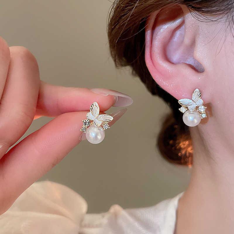Koreanischer Stil Nicht-Piercing Ohrclip mit langem Quaste, Perlmutt Schmetterlings Design für Damen - High-End, Coole Mode.