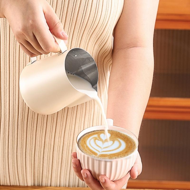 Professional 304Stainless Steel Milk Frother Cup Portable Espresso Steaming Pitcher for Creating Beautiful Coffee Art