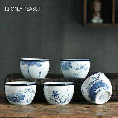 1 Pcs Chinese Ceramic Teacup Large Capacity Exquisite Hand-painted Lotus Tea Bowl Master Meditation Cup Porcelain Tea Set 110ml