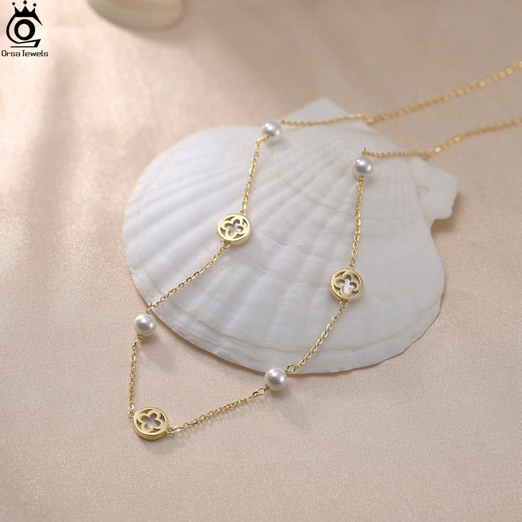 ORSA JEWELS Glänzende Muschelperlen-Choker-Halskette 925er Sterlingsilber Kleeblatt-Design Natur-Stil Sommergeschenk GMN63
