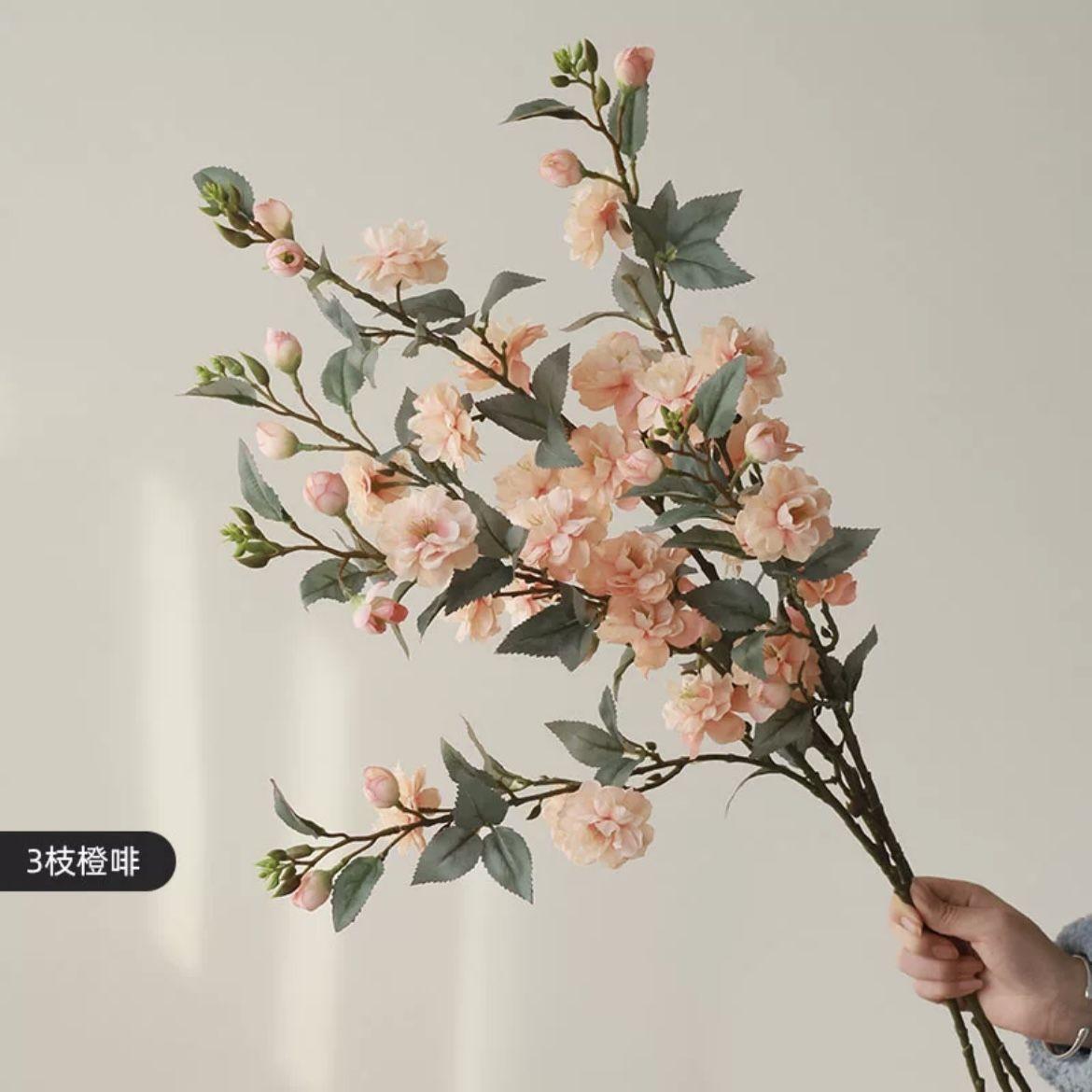 

Имитация цветка Итало Камелия Высококачественный цветочный орнамент Цветочная композиция Гостиная Крыльцо Обеденный стол Тумба под телевизор Поддельный цветок Camellia - Champagne (3 pcs)