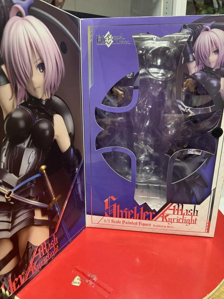 [USED] FGO Shielder Mash Kyrielight 1/7 Scale Figure Stronger