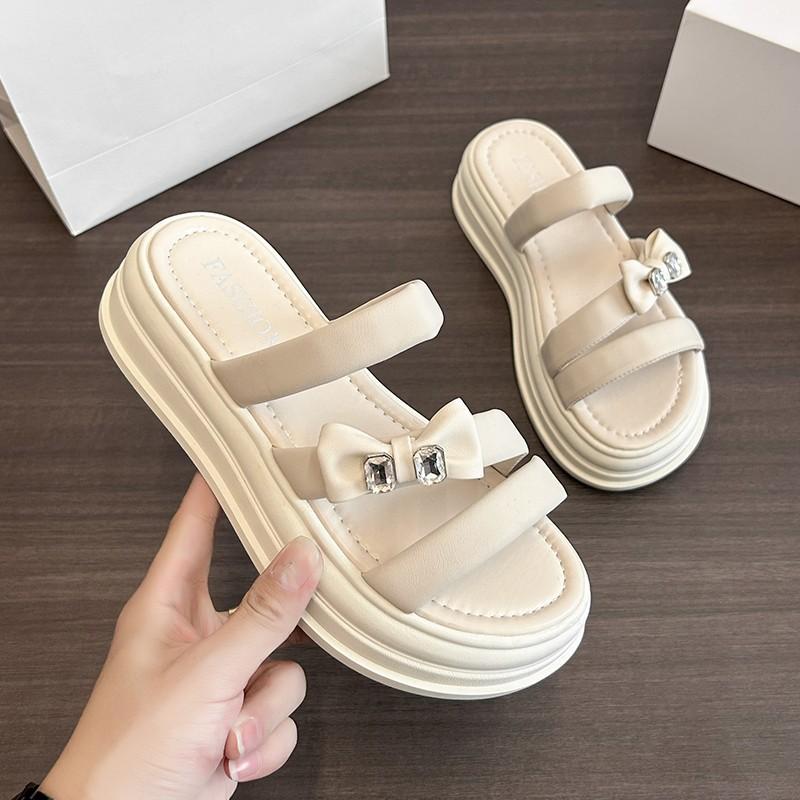 

Новые крутые тапочки женские летние мягкая подошва нескользящие шлепанцы на толстой подошве с горным хрусталем пляжные крутые тапочки 40