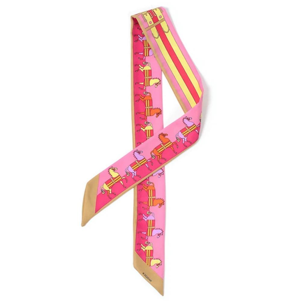 

Бутик 2023 Роскошный шелковый шарф Тонкие аксессуары для волос Модный ремешок для ручки сумки Лента Женская повязка на голову с принтом лошади Женская осенняя новинка 100cmx5cm&Adult