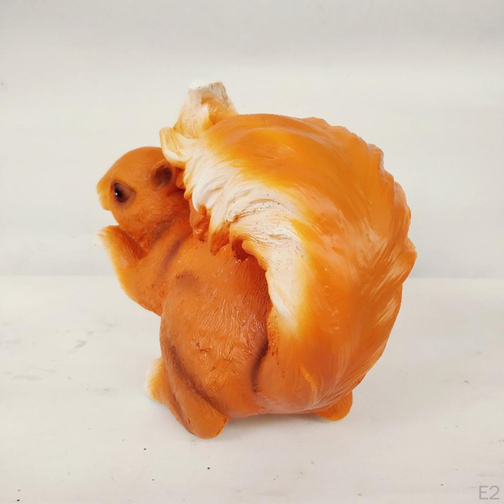 Cute Patio Waving Squirrel Figurine Statue Terrace Lawn Decor