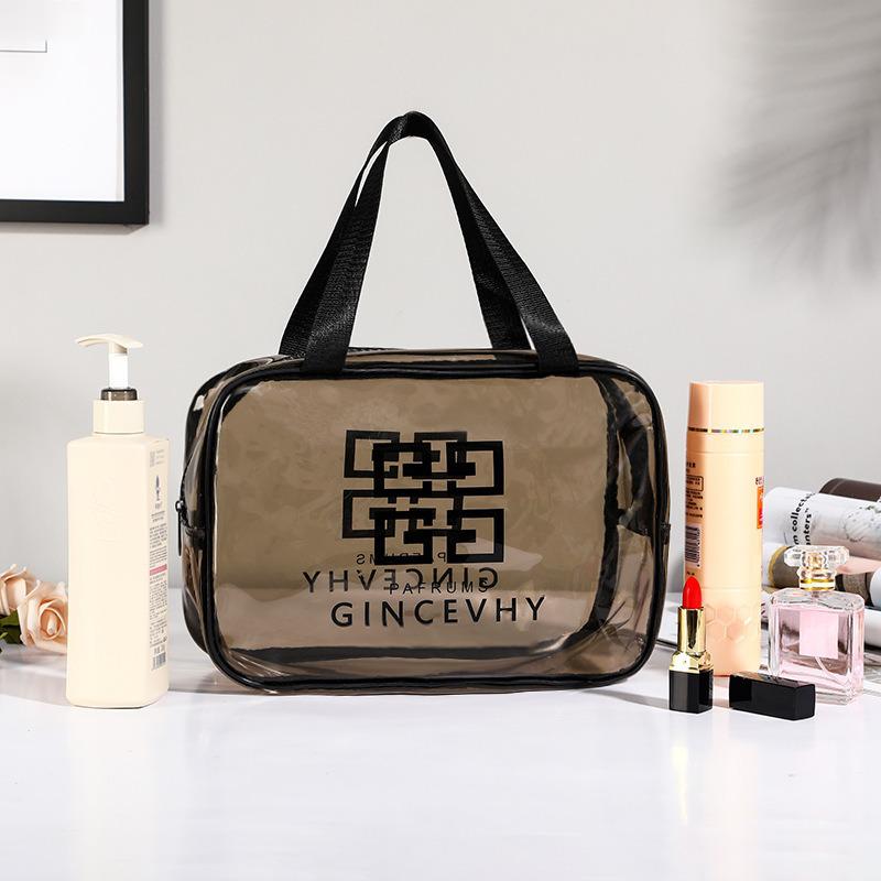 

«Большая портативная сумка для туалетных принадлежностей из ПВХ для сухого и влажного использования — идеально подходит для занятий фитнесом, плаванием и косметики»