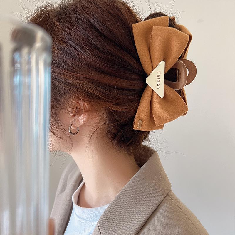 Kaffeefarbene große Schleifen-Klammer - Doppelseitiges süßes Hai-Haaraccessoire für Damen