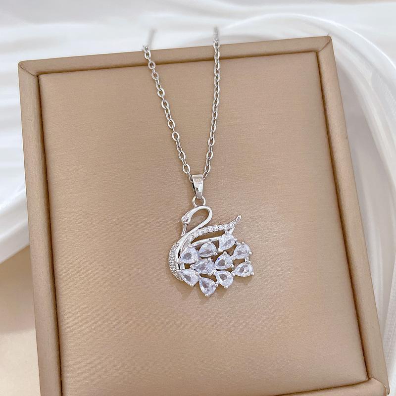 

Luxury Shiny Zircon Swan Pendant Necklace for Women Gold Silver Color Stainless Steel Chain Jewelry Party Wedding Accessories