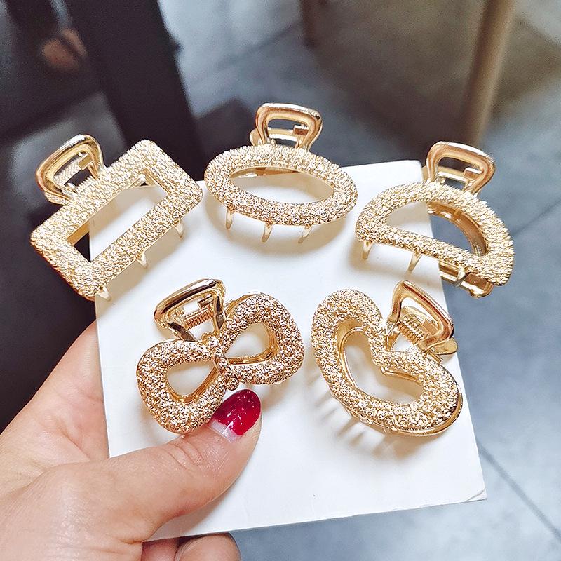 Korean Fashion Woman Elegant Hair Claw Barrettes Girl Metal Geometric Hollow Out Headwear Hair Accessories Crab Hair Clips