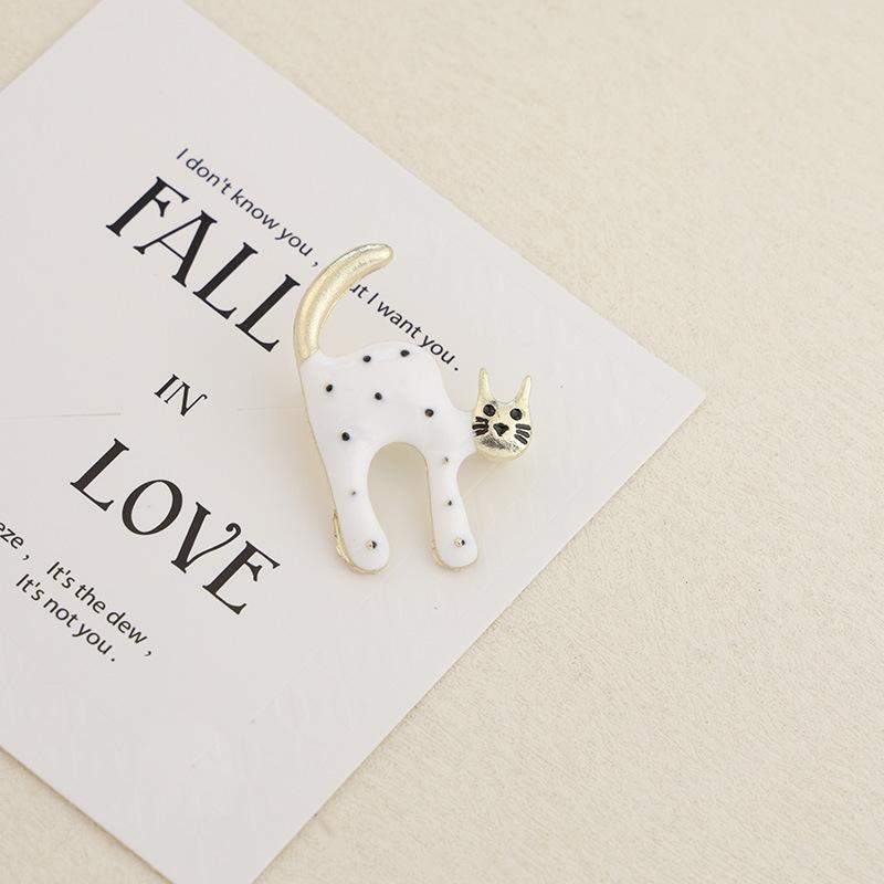 Creative Black White Enamel Cat Brooches For Women Girls Fashion Cartoon Cute Kitten Animal Brooch Clothing Accessories Jewelry