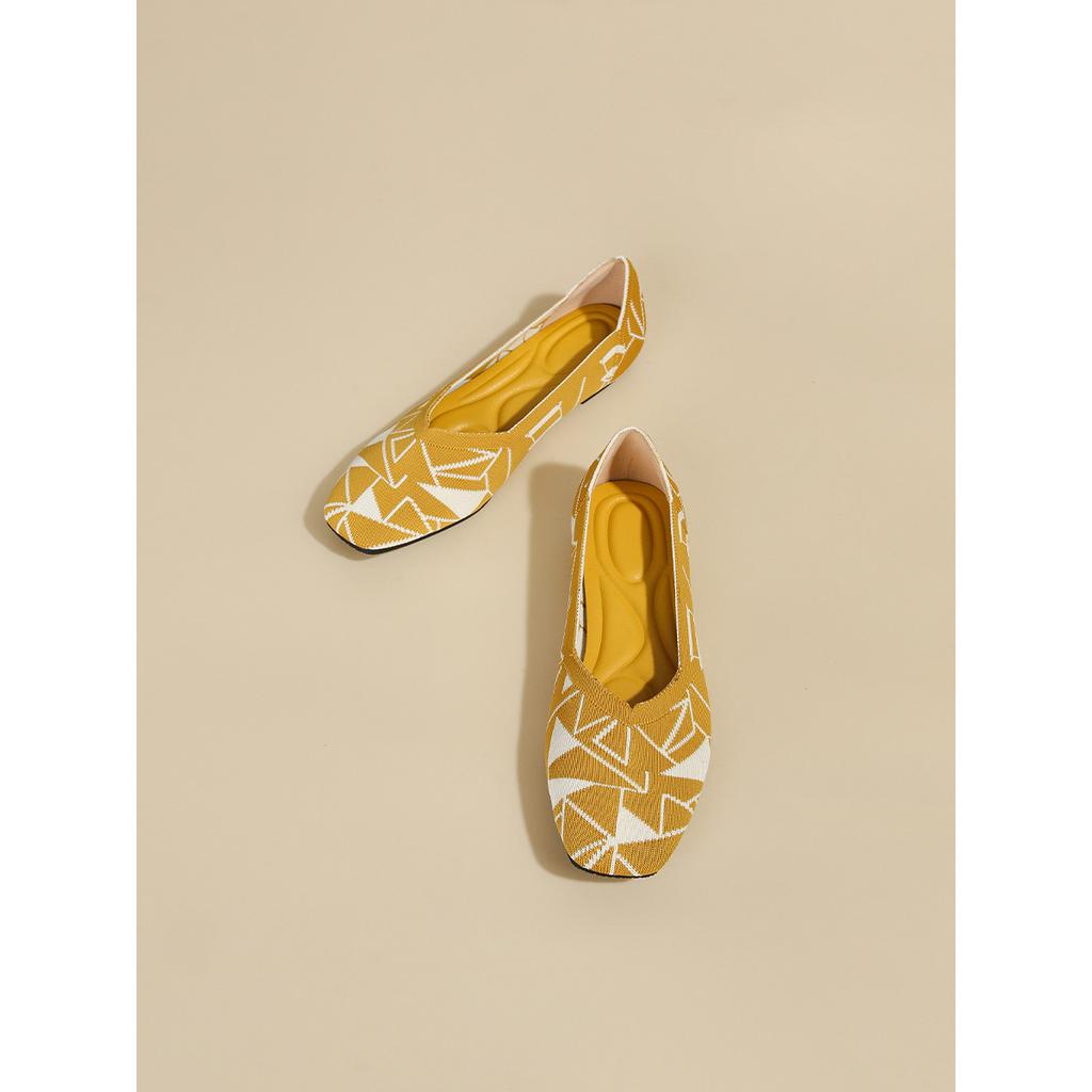 Shoes flying knitting pointed head large size single shoes women's shoes egg roll knitting flat bottom soft bottom breathable knitting spring and au