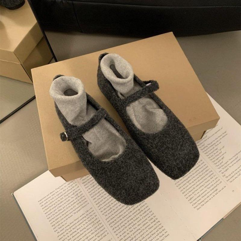 

Autumn shallow mouth Mary Jane shoes women s new flat shoes woolen single shoes square head with skirt Doudou shoes 40 серый