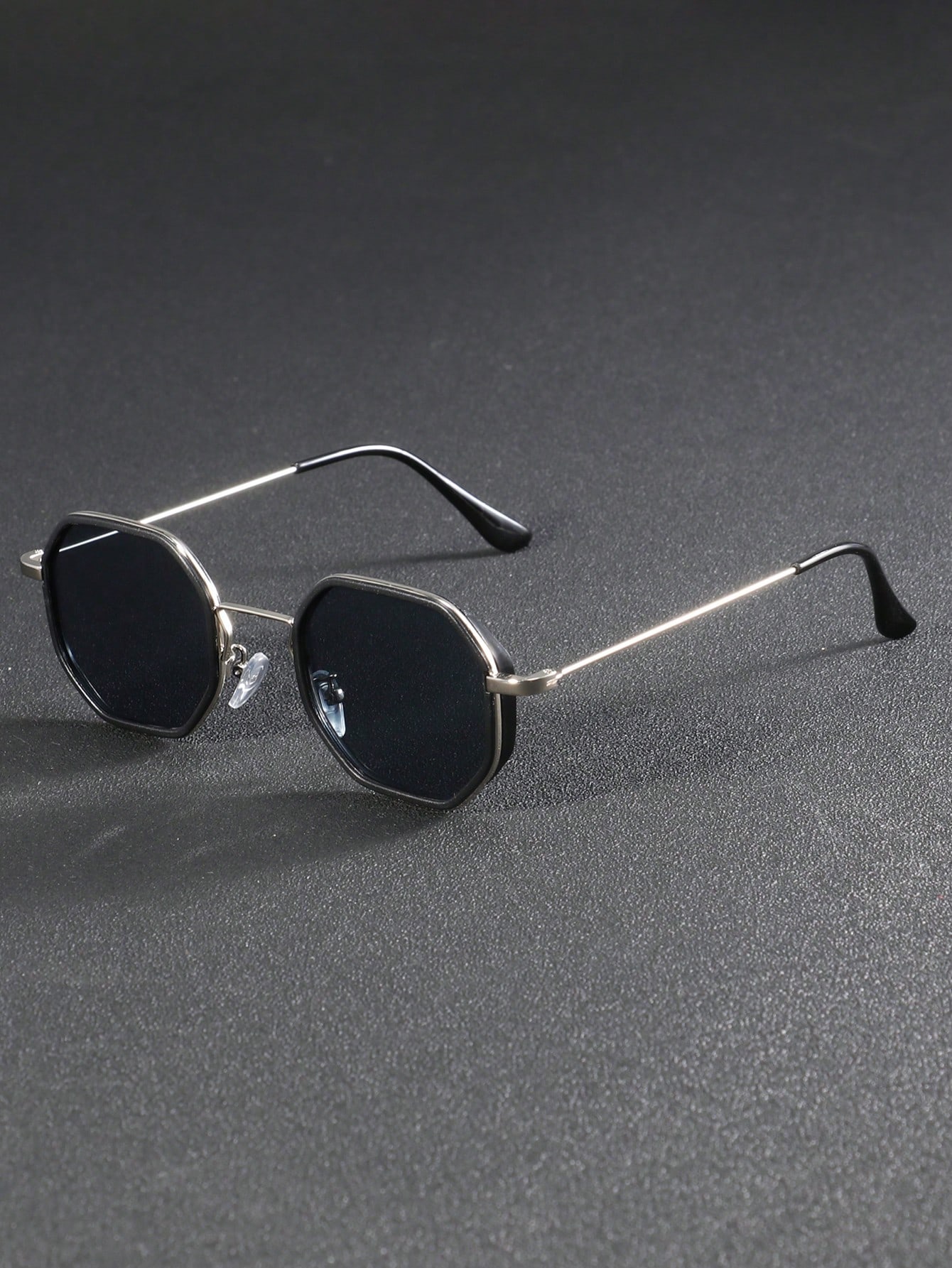 

1 pair of men s coated two-tone metal geometric thin frame casual fashion glasses (coated lenses change color at different angle серебряный