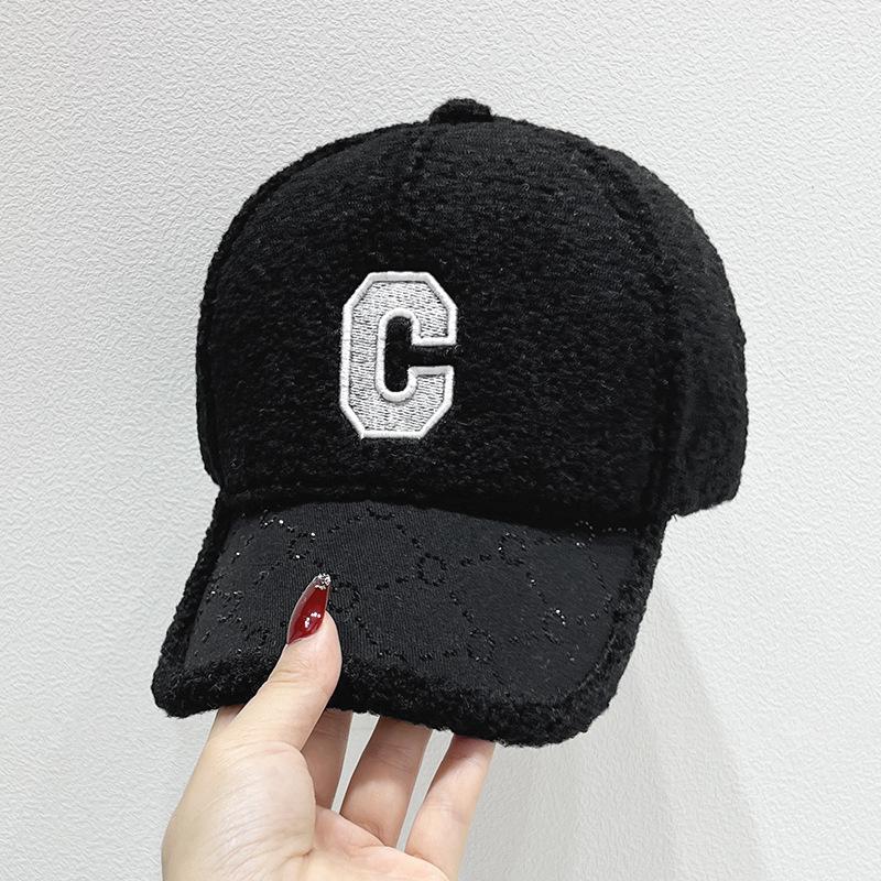 Hat Women's Autumn and Winter Korean Style Fashion Letter Embroidery Baseball Cap Lamb Wool Versatile Face Revealing Small Warm Peaked Cap