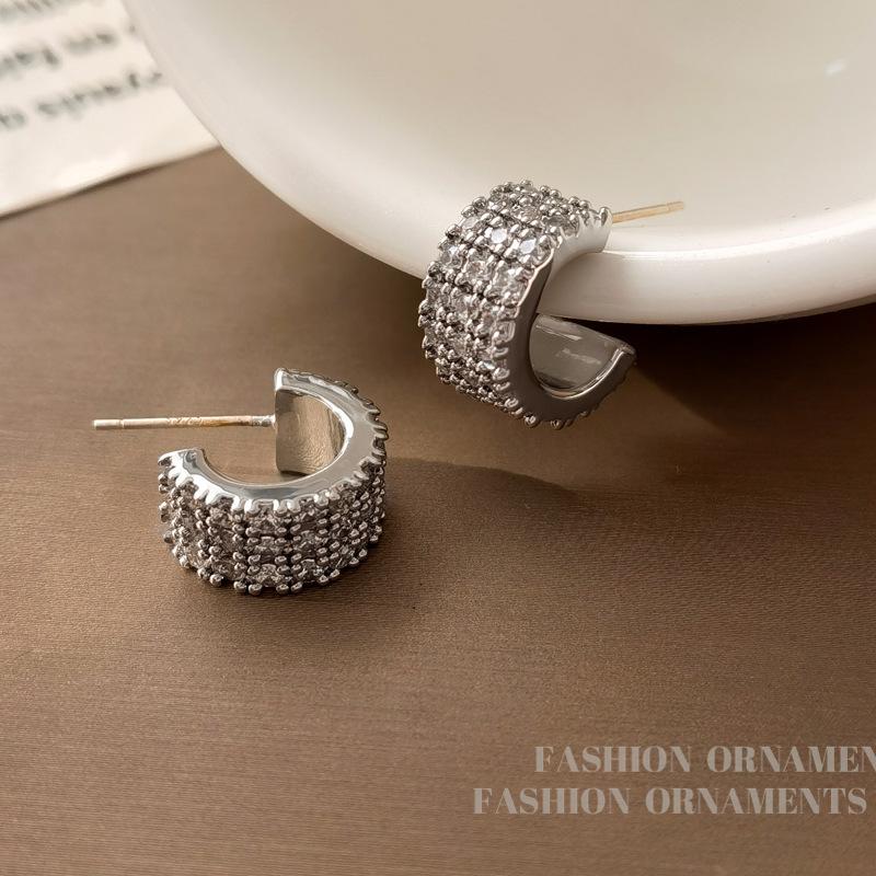 Elegant Chinese-Style Earrings & Necklace: Trendy, Versatile, Personalized Accessories for All Customers