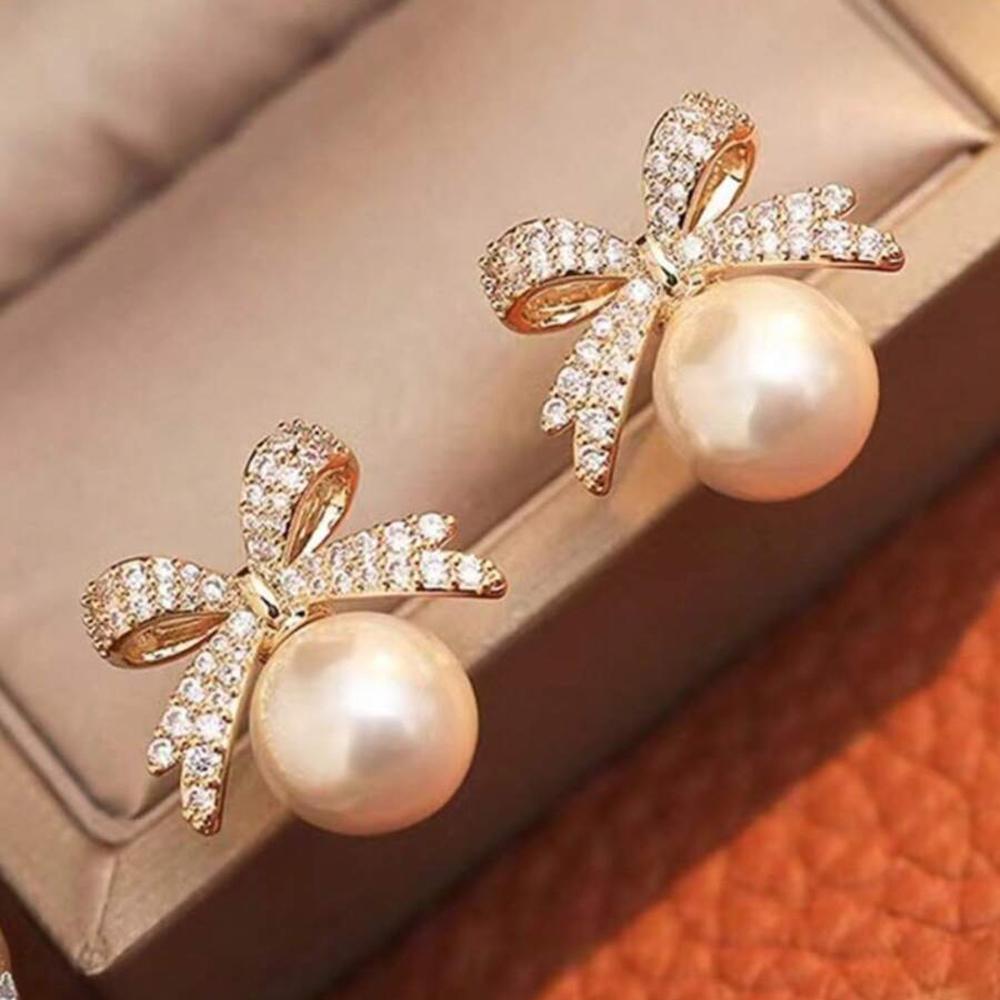 1 Pair Women's Silver Needle Earrings with Diamond Imitation Pearl Inlay Fashionable Niche Design Elegant Jewelry Earrings