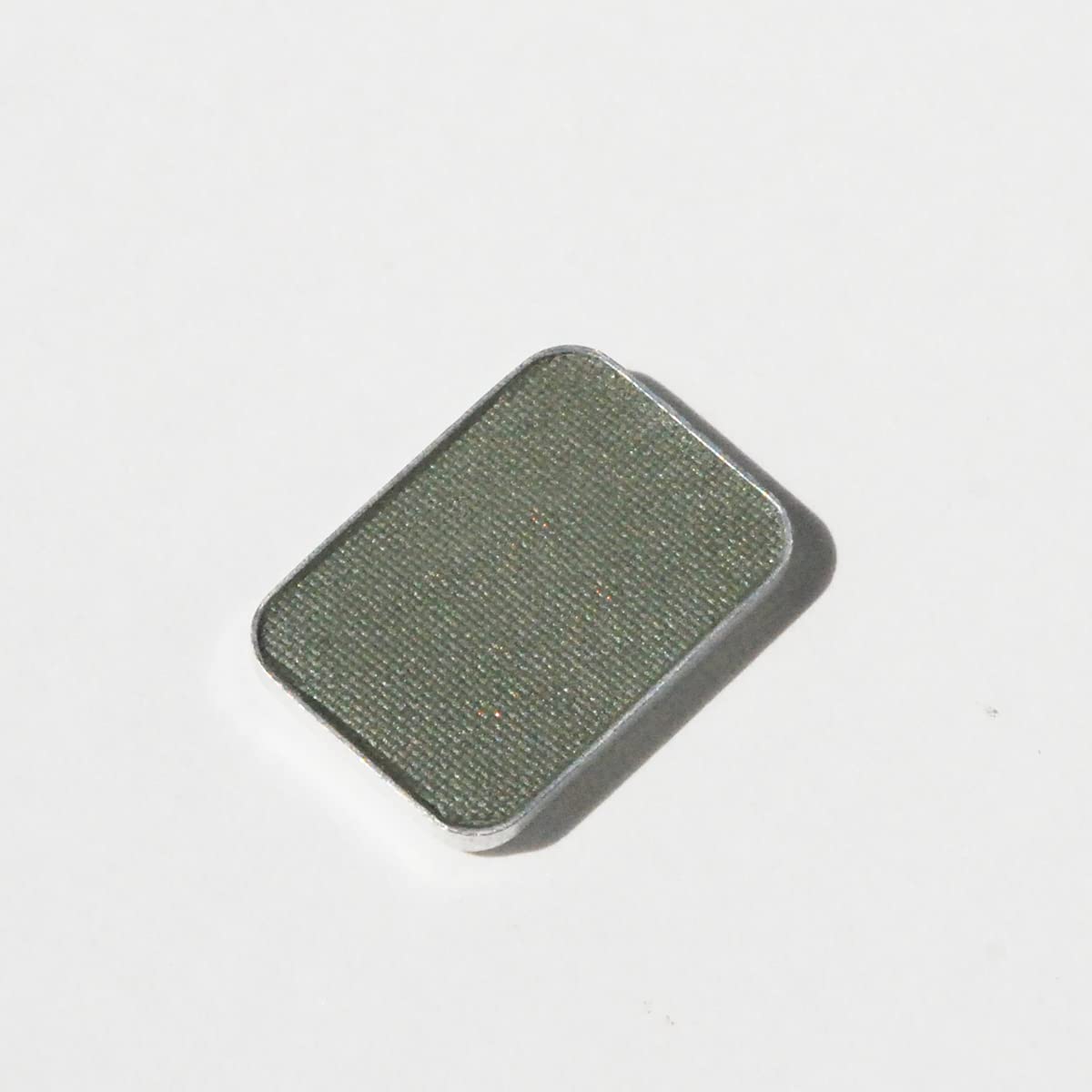 

Kureru Natural Color Shadow Replacement 130034 Moisturizing Ingredients Made in Japan Shadow (Green) [Skin-friendly]