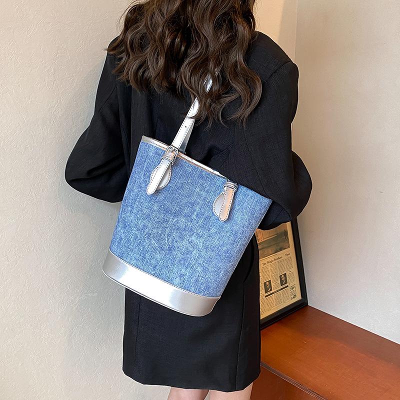 Women's Bag Retro Large-capacity Bucket Bag New Trendy Tote Bag Small Bag Shoulder Armpit Bag Handbag
