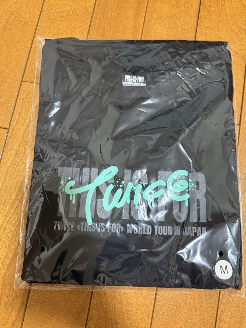 

[USED] TWICE T-shirt, size M, MINA