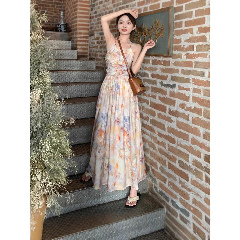 2025 French Retro Floral Halter Sundress: Women's Summer Backless Waist-Hugging Long Dress