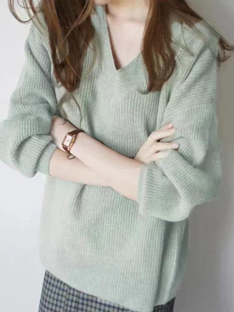 Loose and Lazy Wind V-neck Knitted Sweater Women's Autumn and Winter Thickened High-end Soft Waxy Sweater Bottoming Shirt Top