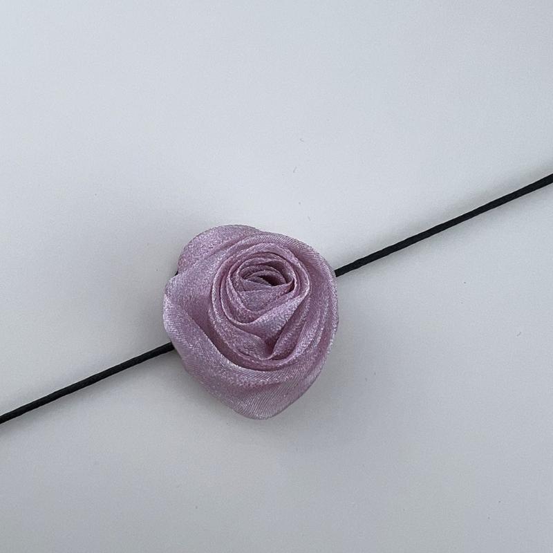 Stylish Rose Pendant Necklace Colorful Floral Shape Clavicle Chain Fashionable Jewelry Blossom Charm Neckchain Ornament
