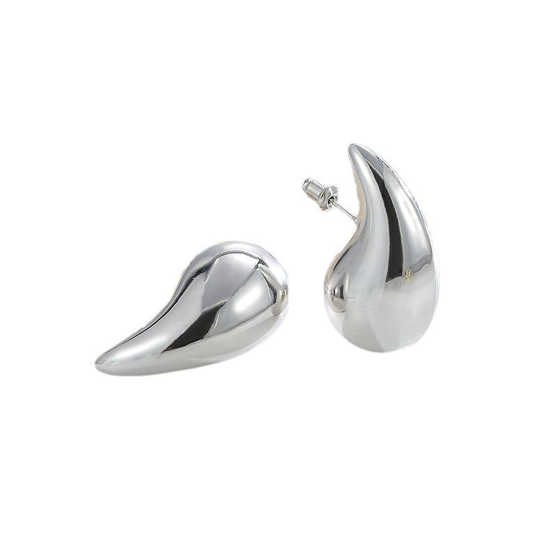 Trending 3D Water Drop Metal Earrings: Chic, Unique Design with a High-End, Sophisticated Style